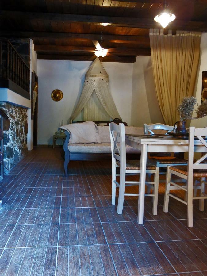 "Pefkopetro" Traditional House Keramotí Exterior foto